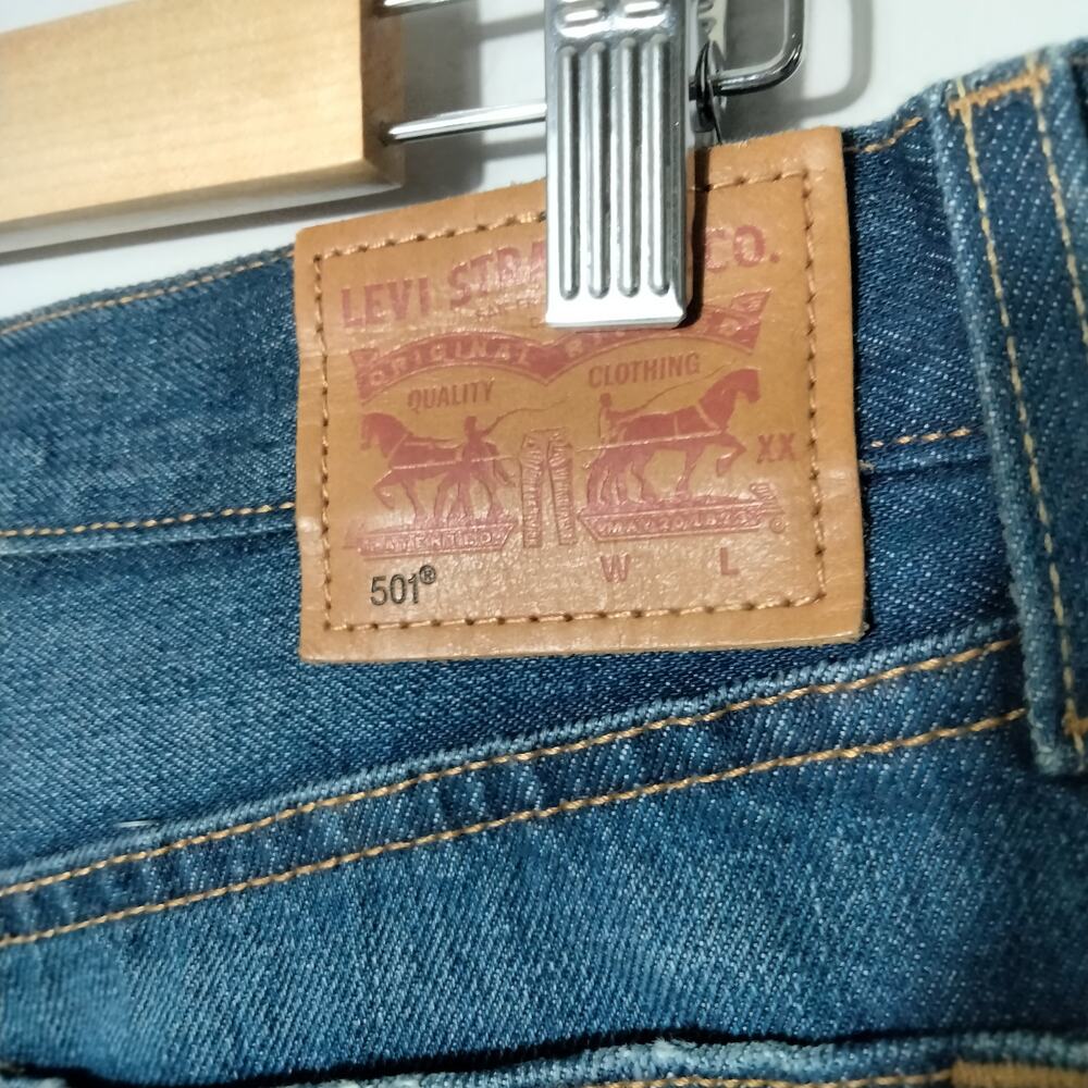 Levi's Premium 501 Sz 29 Button Fly Raw Hem Distressed Denim Jean Shorts - Picture 3 of 8